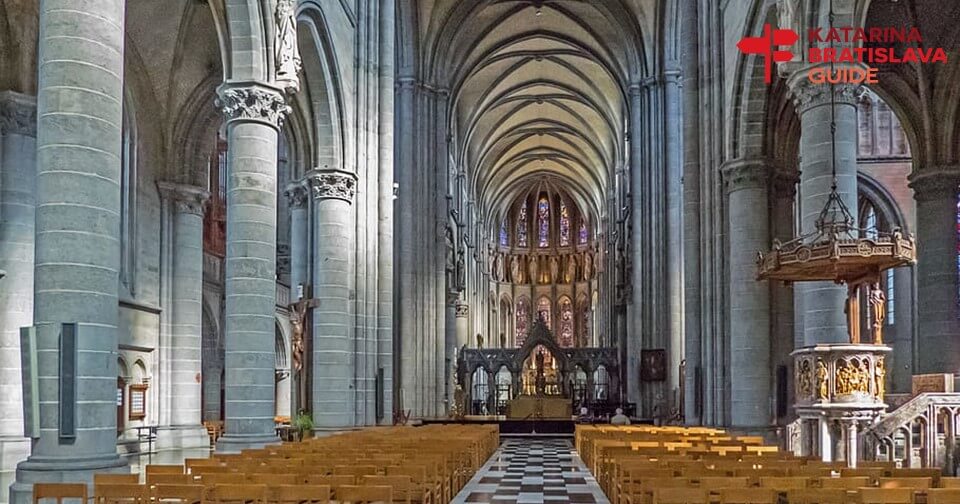 st-martin-cathedral-bratislava-tour